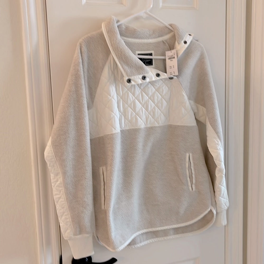 Abercrombie and Fitch asymmetrical snap fleece quilted pull over